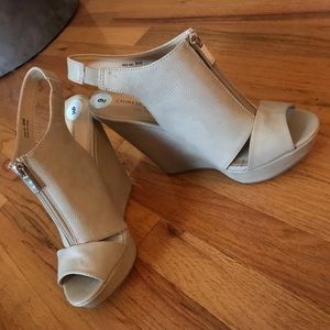 Chinese laundry wedge heel size 9
